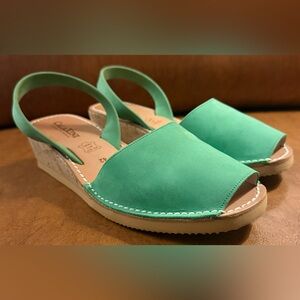 Calaxini Green Nubuck Leather Slingback Flat Sandals EU 42 US 11 NWOB